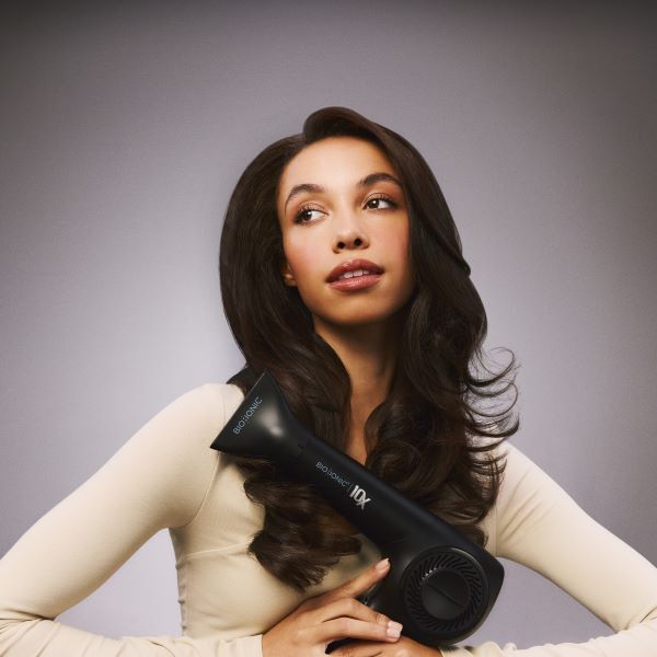 Flawless Finish: The Art of the Blowdry